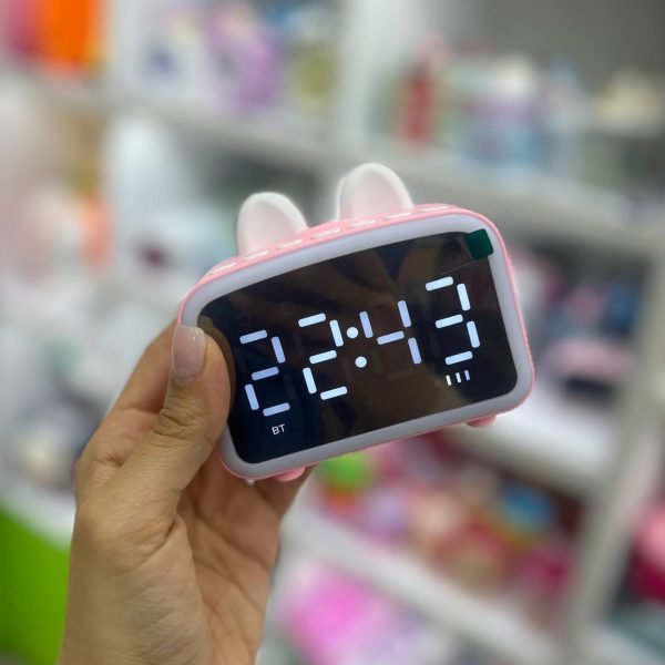 ساعت دیجیتال و اسپیکر