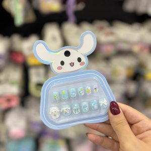 ناخن مصنوعی سینامارول