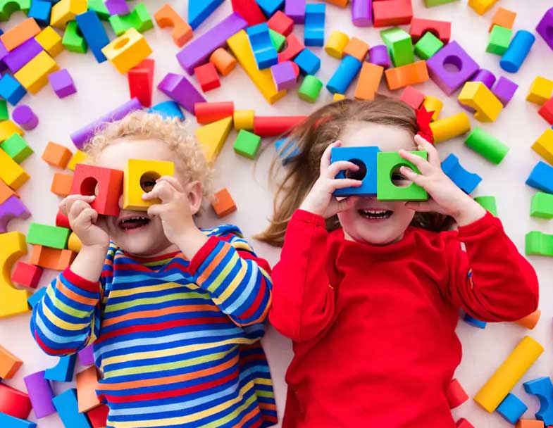 ۱۰ اسباب‌بازی فکری برای افزایش خلاقیت کودکان